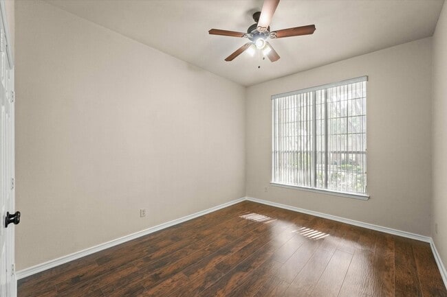 Building Photo - 1319 Lakeridge Ln