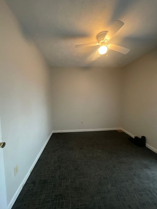 Building Photo - 4326 Bridge St