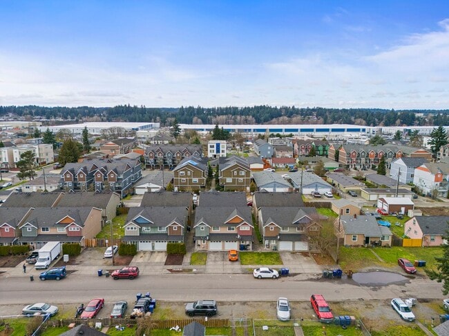 Building Photo - Invest LLC 4330