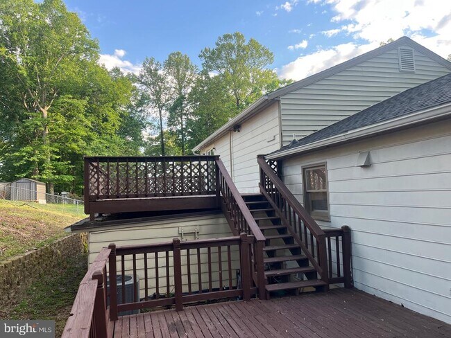 Building Photo - 11827 Rutherford Dr