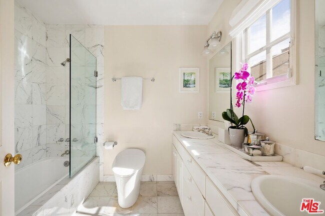 Building Photo - 2818 Washington Ave