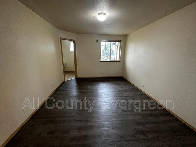 Building Photo - 3110 S 43rd St