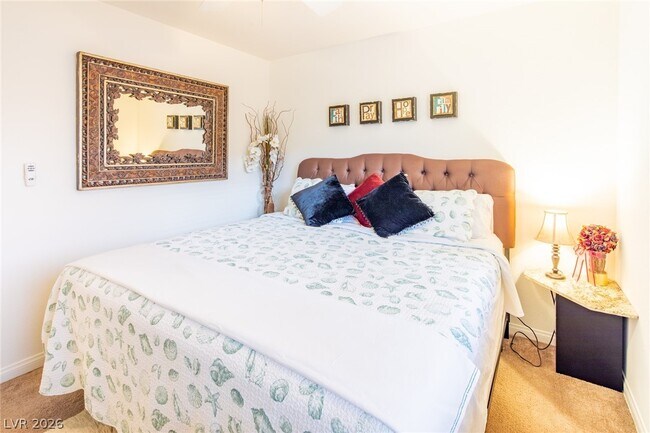 Building Photo - 10916 Bandol Pl