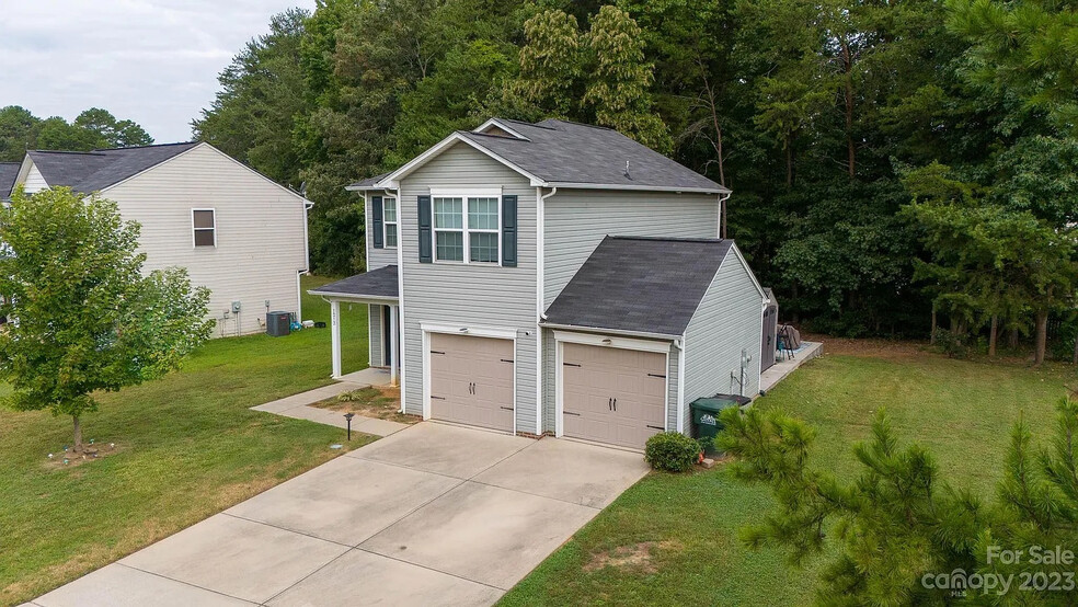 Building Photo - Room in House on Salvadore Ct