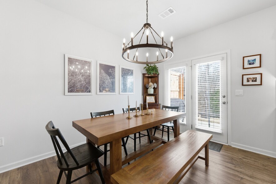 Building Photo - 503 Stoneybrook Dr