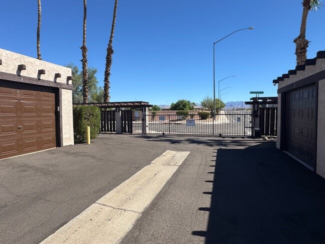 Building Photo - *2BR 2BA Furnished Condominium Riverfront with Dock, Private Beach