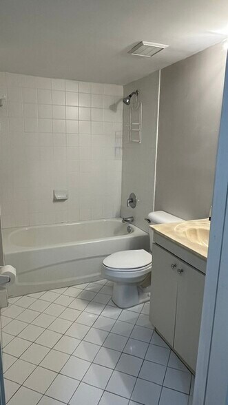 guest bathroom - 1300 SE 31st Ct