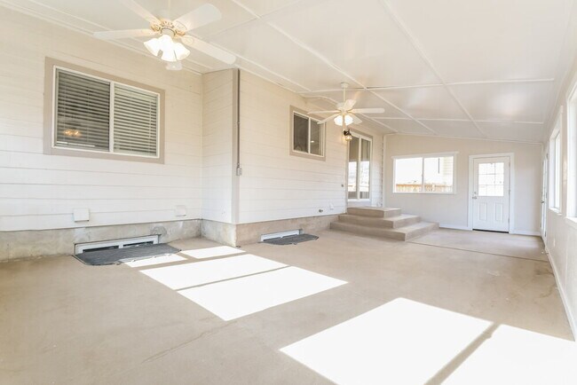 Building Photo - 13922 Hudson Way