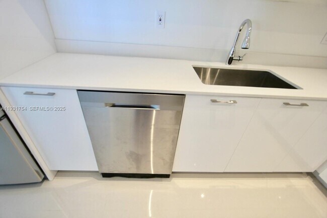 Building Photo - 2451 Brickell Ave