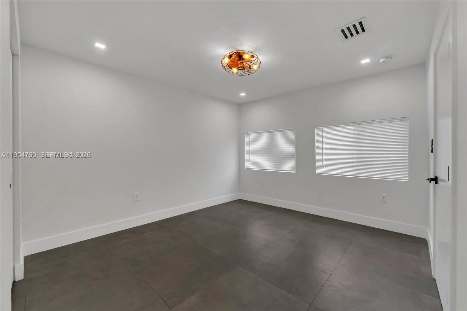 Building Photo - 1733 NW 16th St