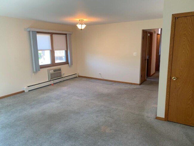 Building Photo - 6217 W Huntington St