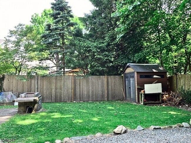 Building Photo - 200 Roseland Ave