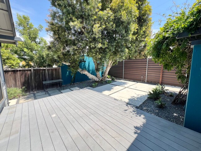 Building Photo - Pristine 3 Bedroom Craftsman House in Belm...