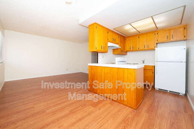 Building Photo - 226 G. St.