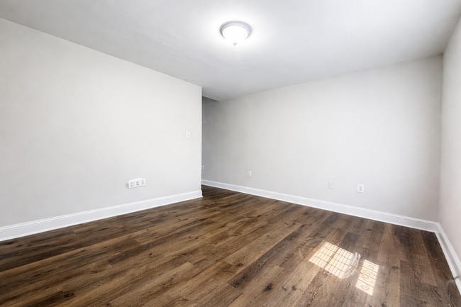 Building Photo - Beautiful Three-Bedroom Home In Baltimore