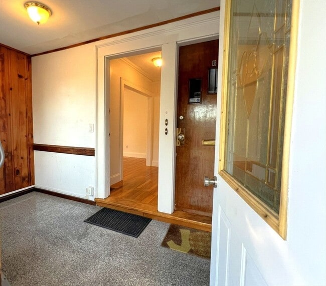 Building Photo - 6 Oxford Ave