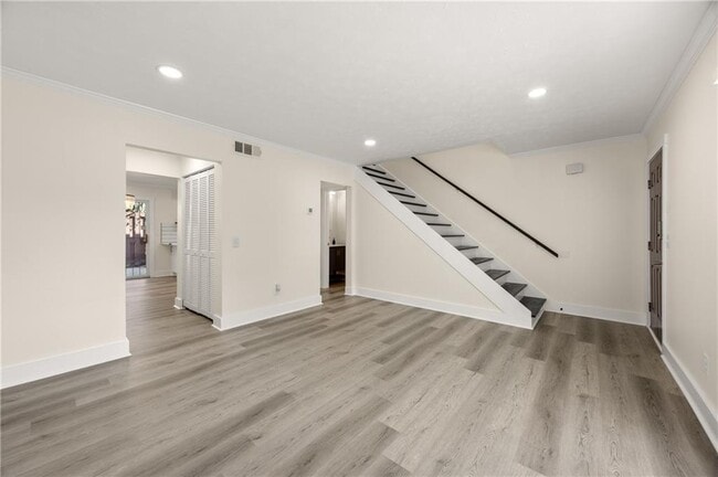 Building Photo - 3298 Abbeywood Dr