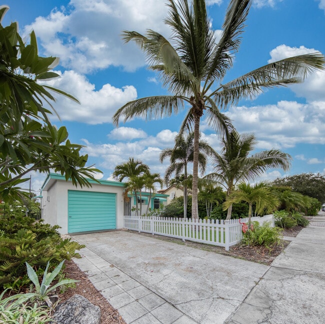 Building Photo - 1218 N Ocean Breeze