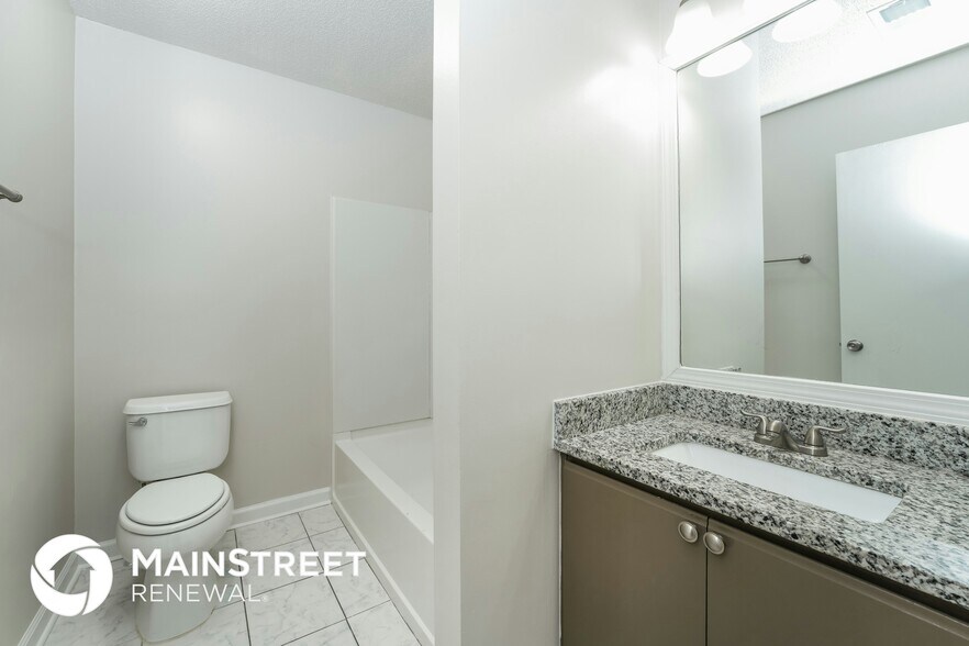 Building Photo - 5439 Farmview Close