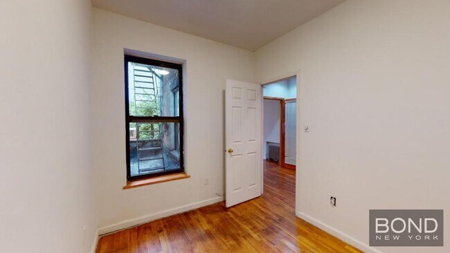 Building Photo - 96 Third Avenue