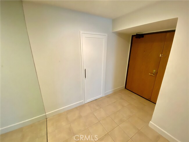 Front Door - 1310 E Ocean Blvd