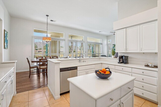Building Photo - 55285 Laurel Valley