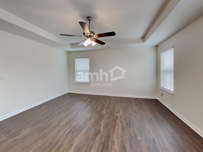 Building Photo - 216 Leland Ln
