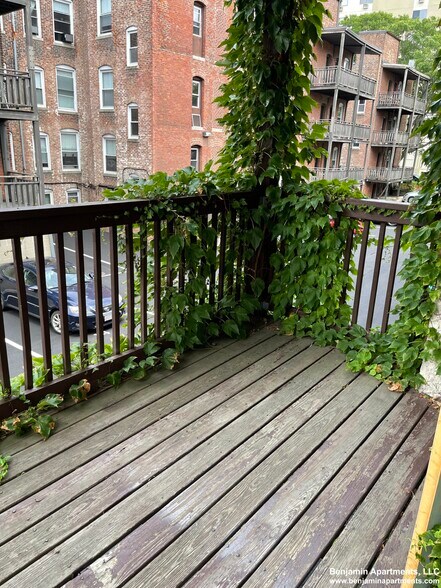 Building Photo - 1487 Beacon St