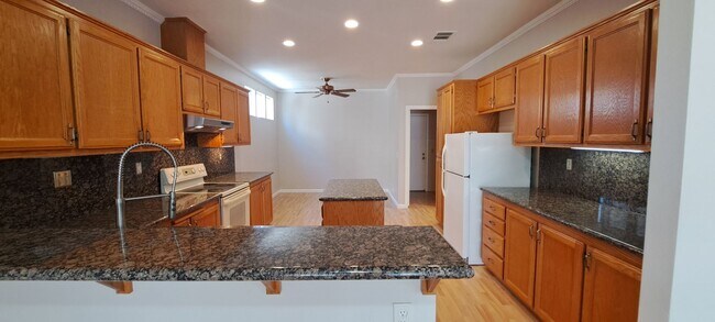 Building Photo - 320 Stamper Cir