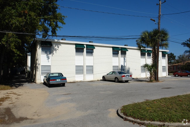 Building Photo - Carlieanna Garden Apartments