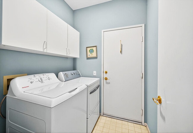 Building Photo - 37690 Turnberry Isle Dr
