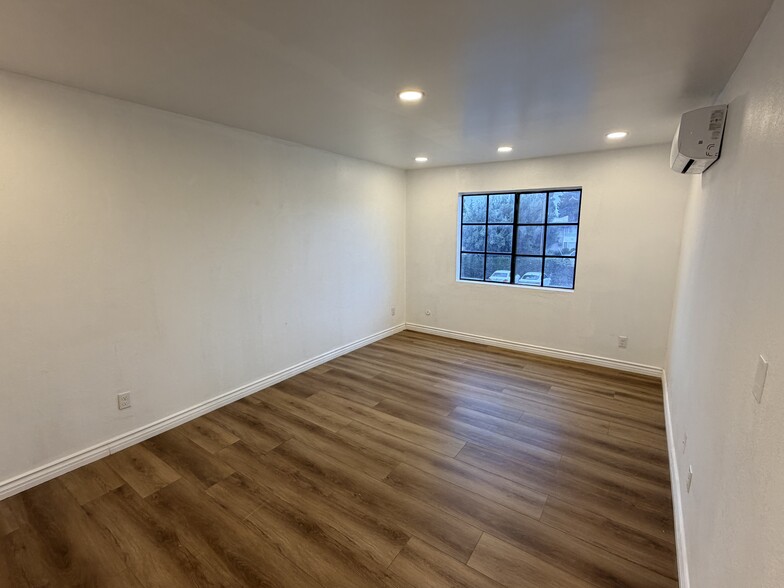 Building Photo - 18530 Hatteras St