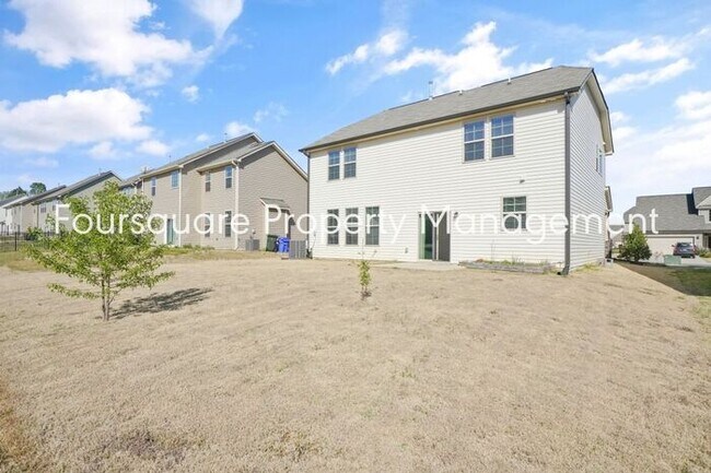 Building Photo - Spacious Single-Family Home with Open Floor Plan, Loft & Two-Car Garage – In the Popular Arrowhea...