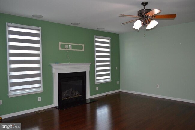 Building Photo - 43308 Barnstead Dr