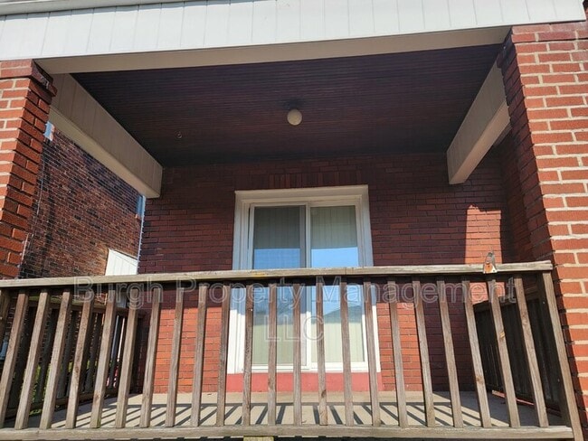 Building Photo - 1316 Justine St