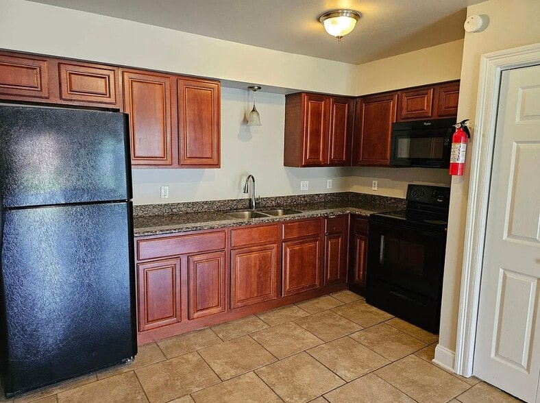 Building Photo - 44154 Simpson Pl