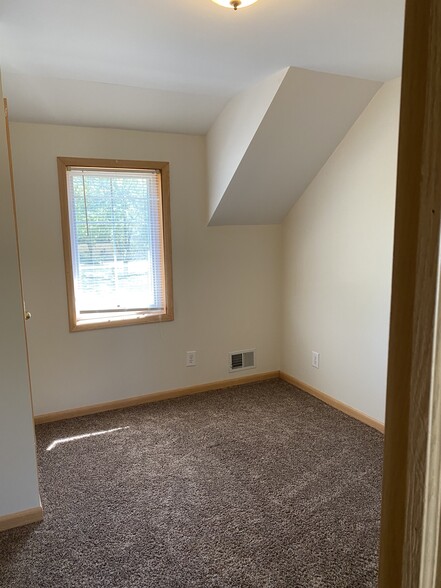 Room 2 - 711 Washington St