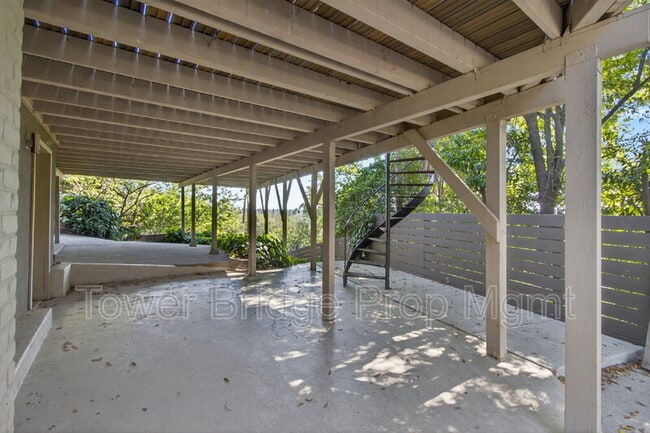 Building Photo - 3937 Orangewood Dr