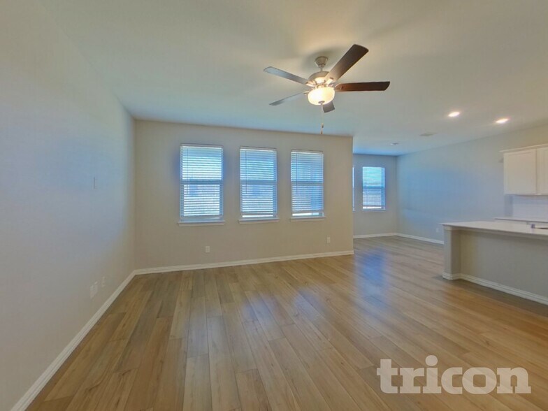 Building Photo - 231 Jenkinson Dr