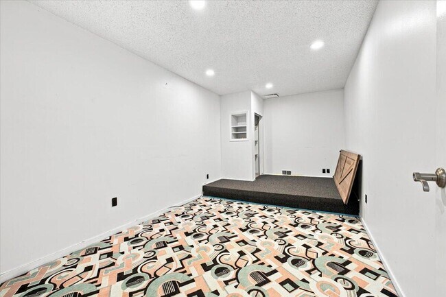 Building Photo - 6122 Trailwood Ln