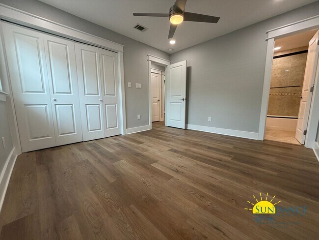 Building Photo - Lovely 3 Bedroom Home in Fort Walton Beach!