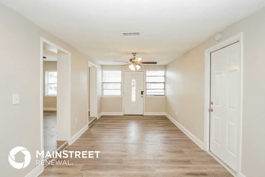 Building Photo - 832 Bethune Dr