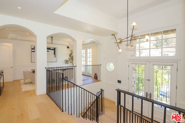 Building Photo - 3685 Benedict Canyon Ln