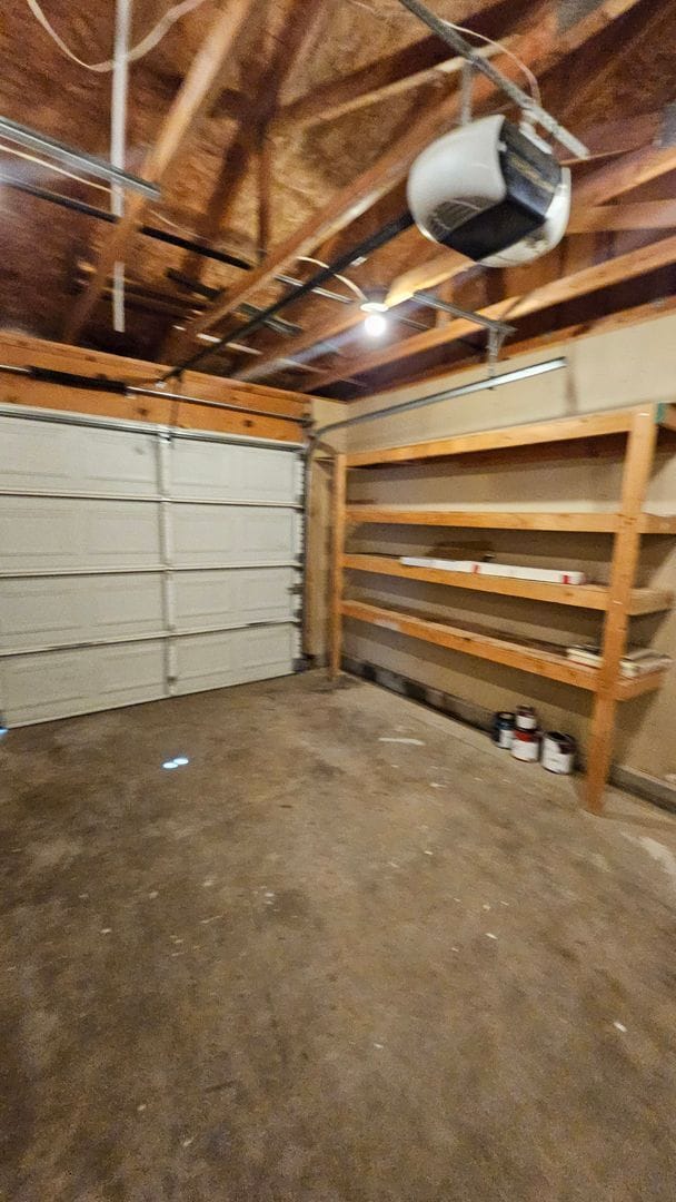 Building Photo - 3 bed 1.5 bath