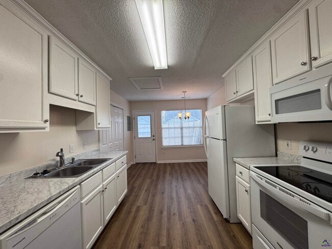 Building Photo - 242 Katelyn Cir