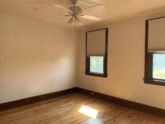 Building Photo - 511 Ann St