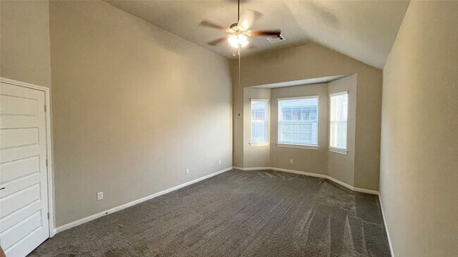 Building Photo - 5802 Golden Peak Ln