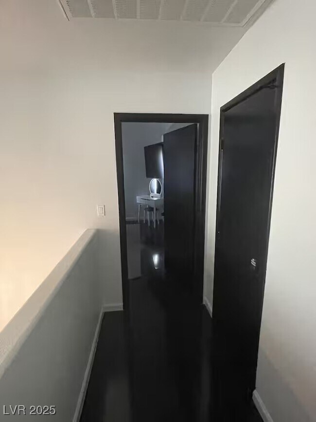 Building Photo - 7192 Shimmering Ave