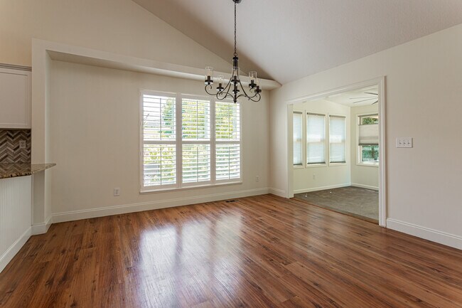Building Photo - 220 Konawa Ln