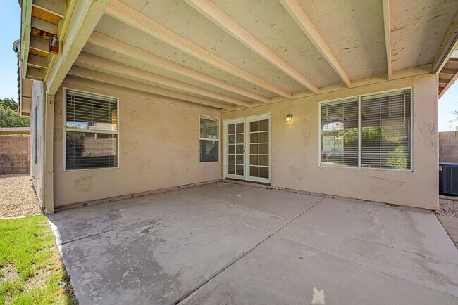 Building Photo - 7435 W Louise Dr